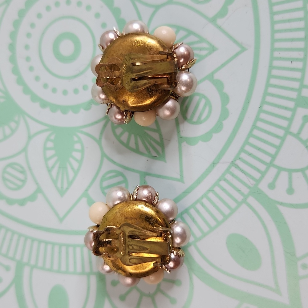 SOLD Vintage Signed Japan Clip-on Earrings - Picture 4 of 6